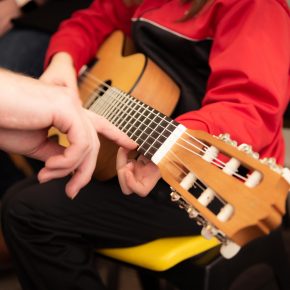 Clase didáctica de guitarra