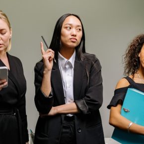 ¿Cómo se sienten las mujeres en el trabajo? ¿Cómo se sienten las mujeres en el trabajo?