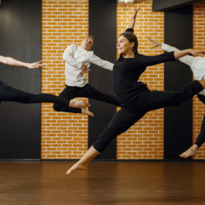 ¡Siente la energía de tu cuerpo a través de la danza!