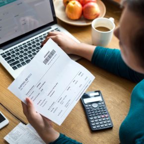 Conéctate a la capacitación virtual sobre documentos electrónicos de la DIAN